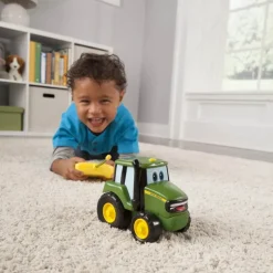 TOMY Op afstand bestuurbare Johnny